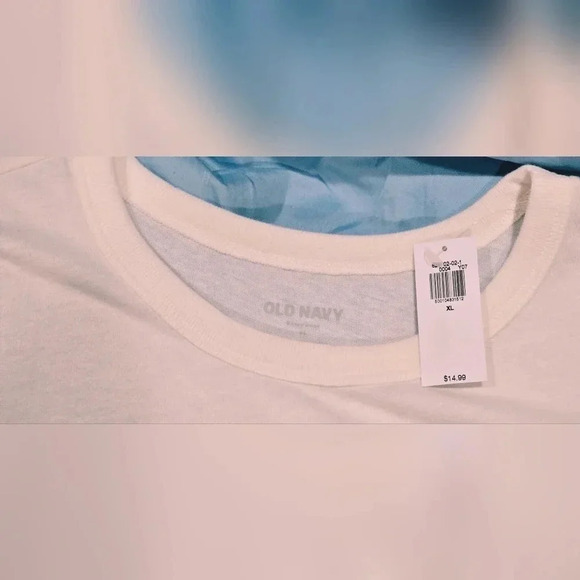 ☆☆SALE☆☆ Old Navy, Size XL, White Pineapple "Everywear" Tee - Picture 3 of 5